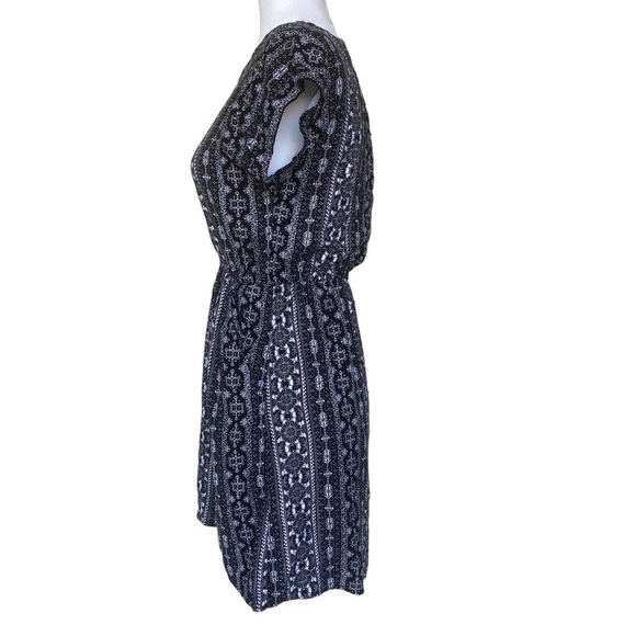 Pink Republic Skater Dress Sz Small Black White Geometric Bar‎ Back Rayon Casual - Picture 4 of 13